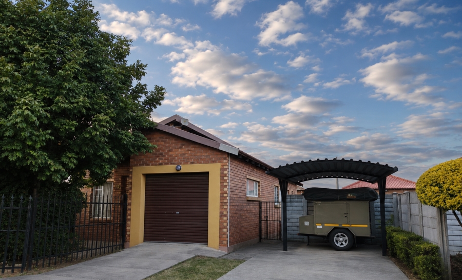 3 Bedroom Property for Sale in Waterval East North West